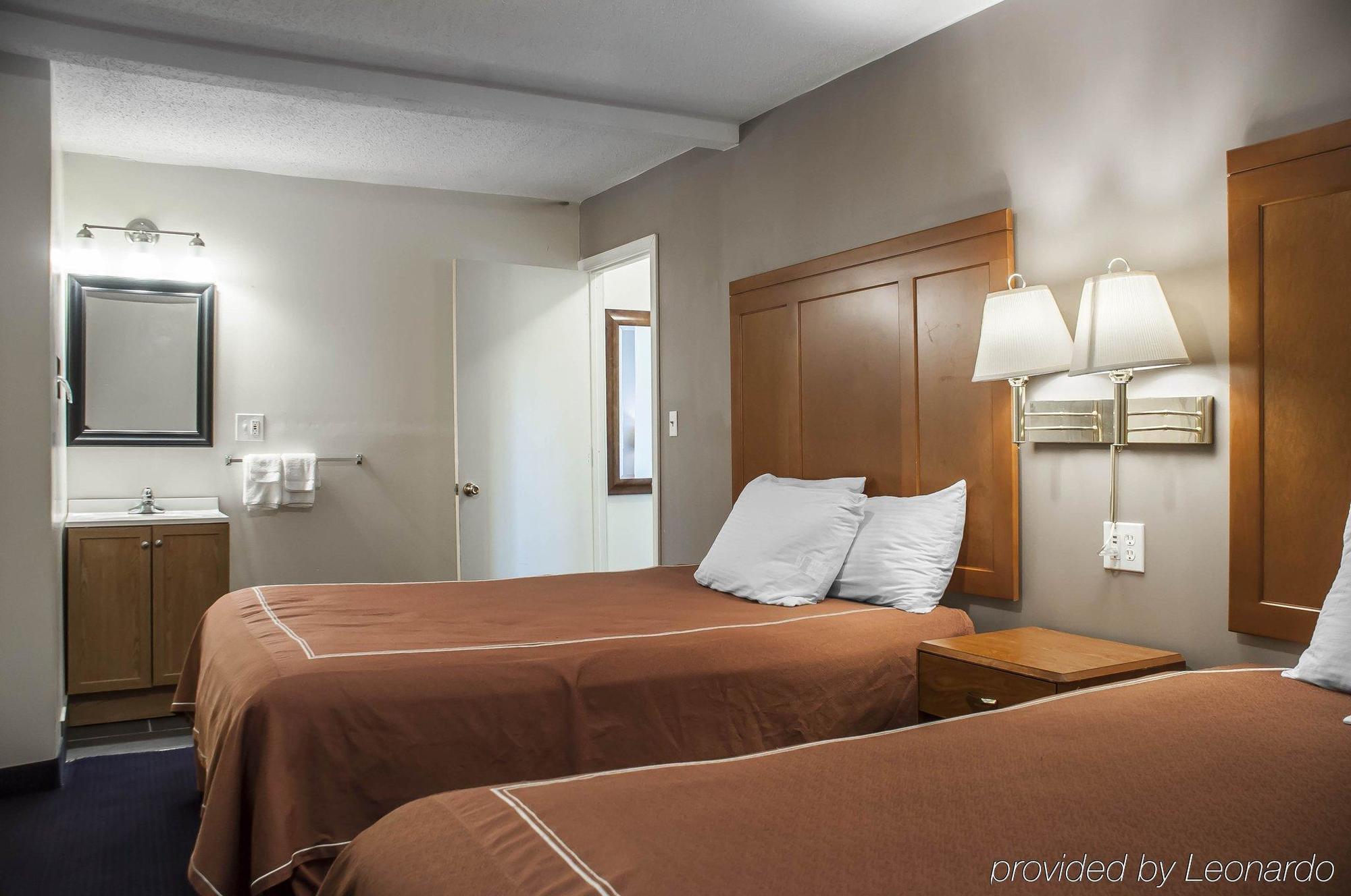 Castle Inn & Suites نياغارا فالس، نيويورك المظهر الخارجي الصورة