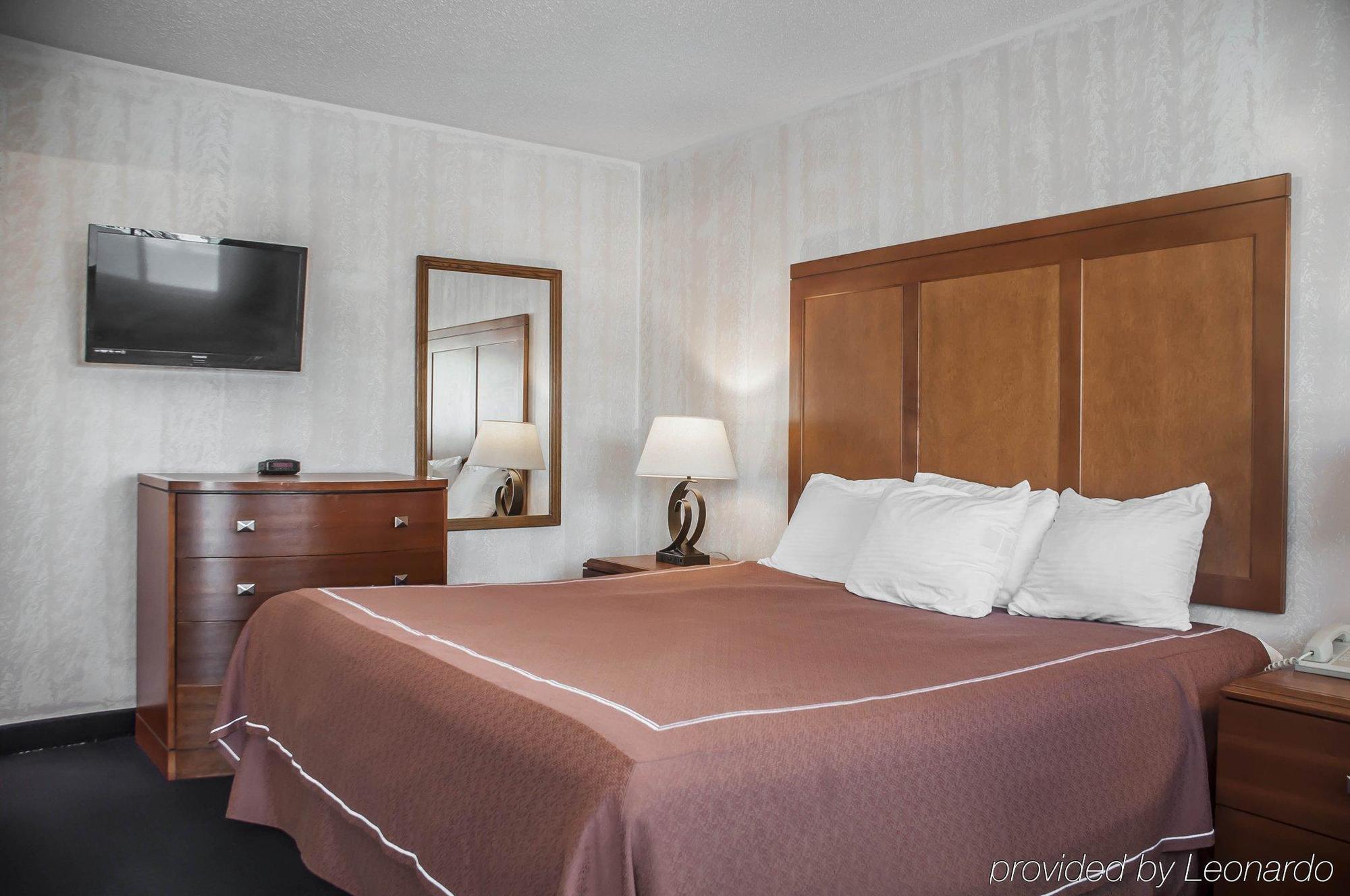 Castle Inn & Suites نياغارا فالس، نيويورك المظهر الخارجي الصورة