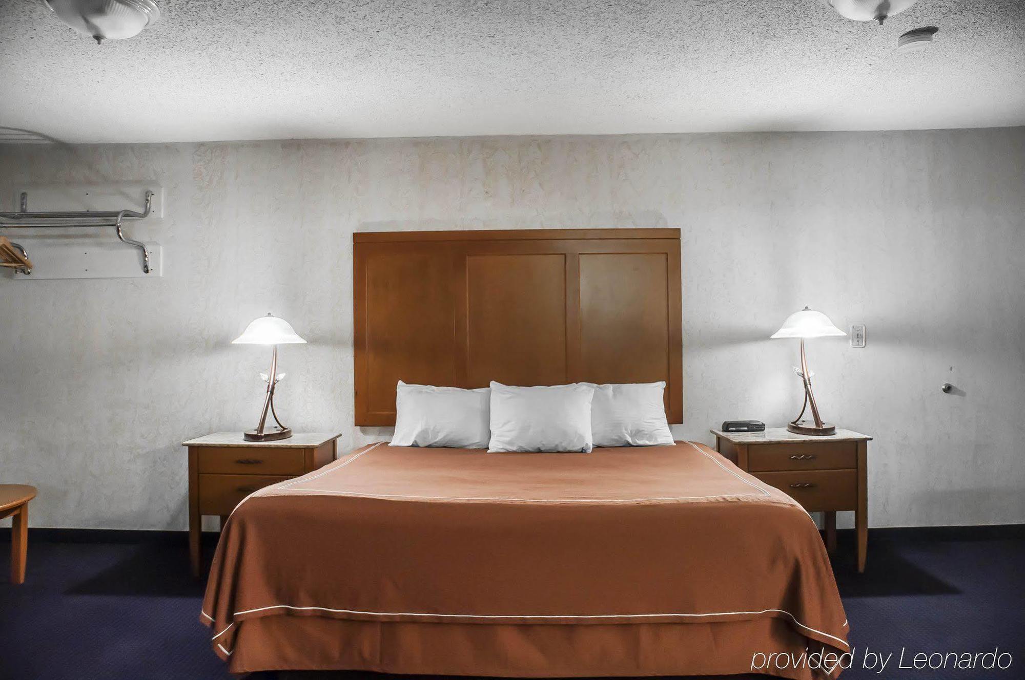 Castle Inn & Suites نياغارا فالس، نيويورك المظهر الخارجي الصورة