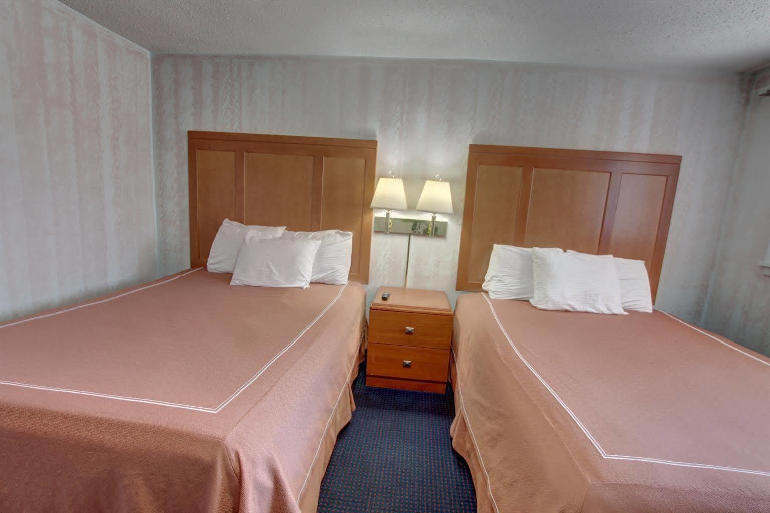 Castle Inn & Suites نياغارا فالس، نيويورك المظهر الخارجي الصورة