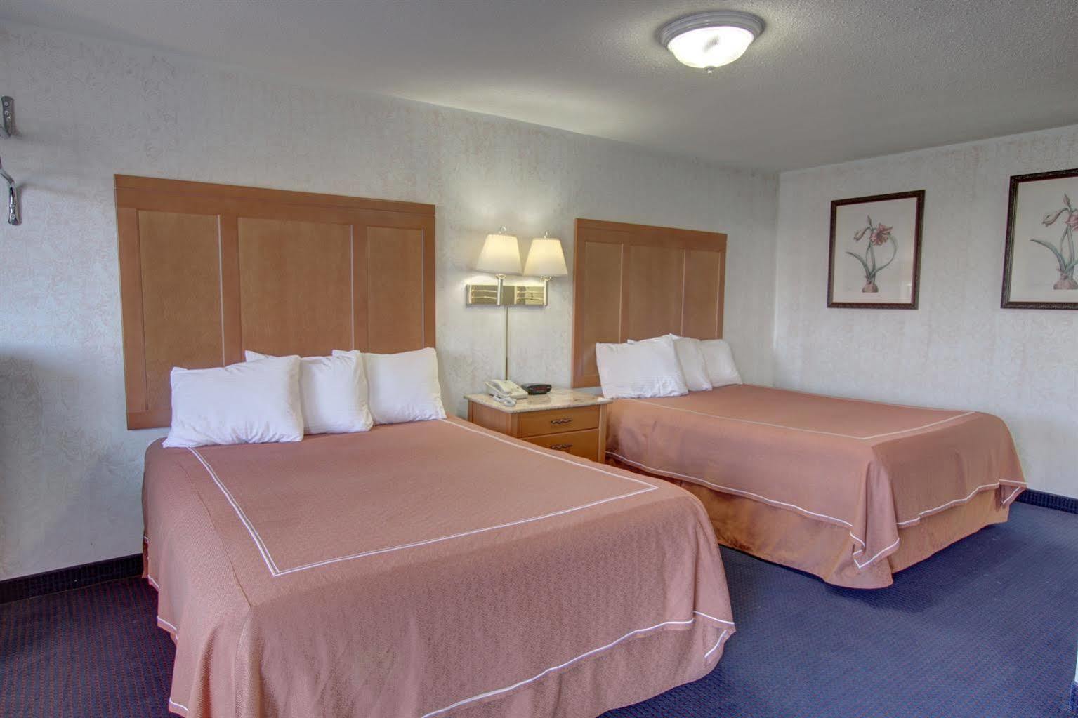 Castle Inn & Suites نياغارا فالس، نيويورك المظهر الخارجي الصورة