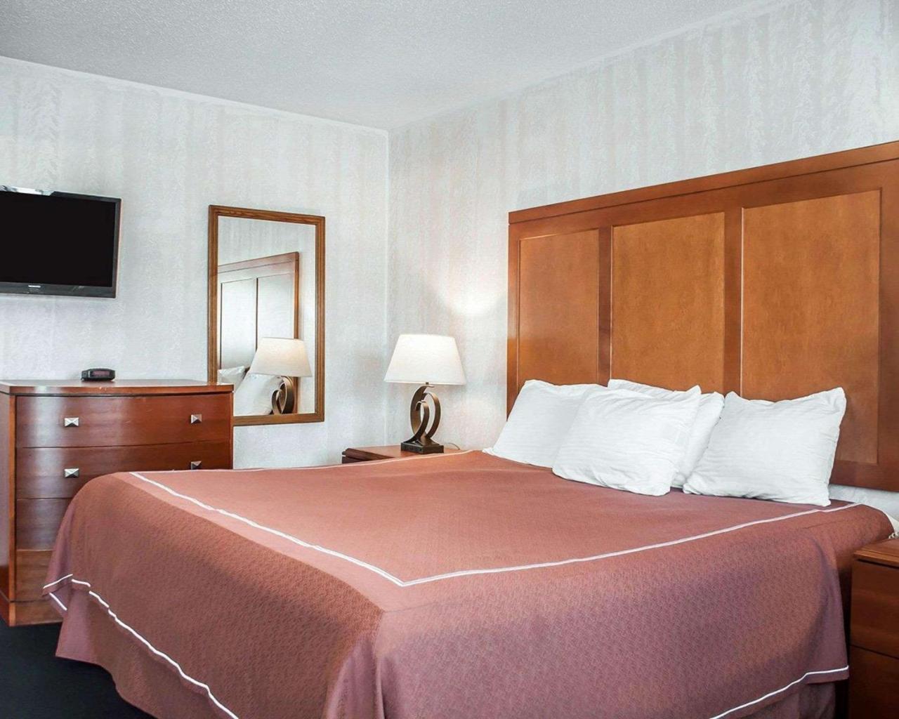 Castle Inn & Suites نياغارا فالس، نيويورك المظهر الخارجي الصورة